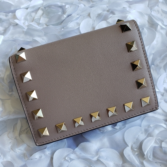 💫SOLD💫 VALENTINO Garavani Small Rockstud Wallet - Picture 4 of 12